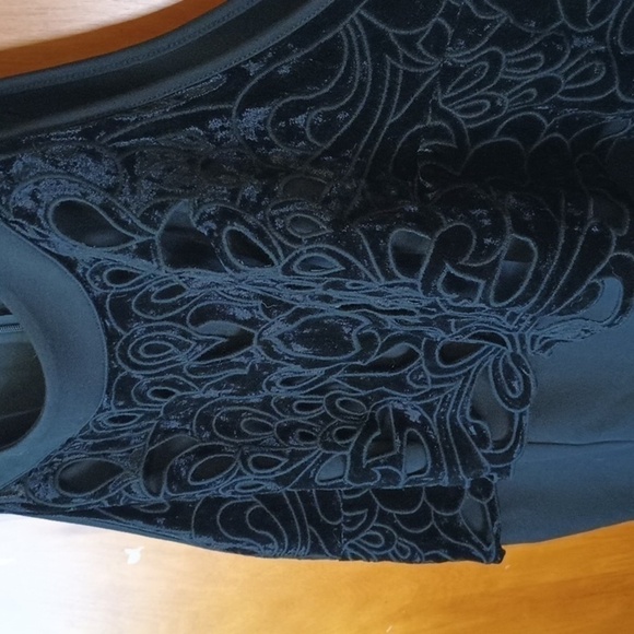 (d1-4) Black halter neck floral lace front tank XXL - Picture 3 of 5